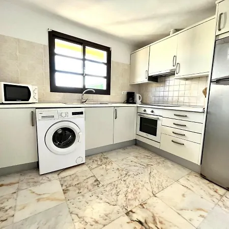 House - Sleeps 6 - Pool - Pet Friendly Prázdninový dům *