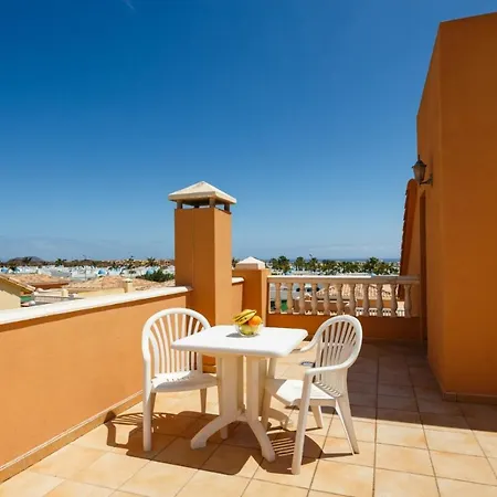 House - Sleeps 6 - Pool - Pet Friendly *