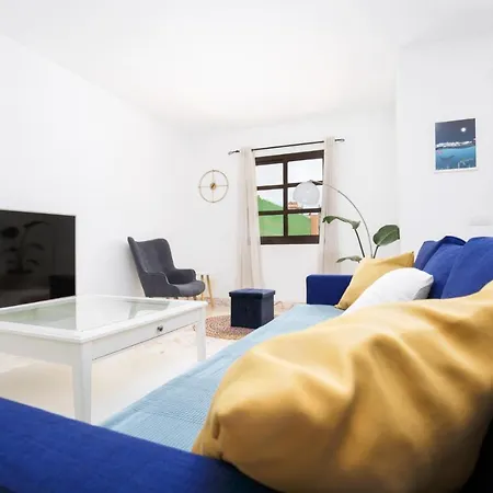 House - Sleeps 6 - Pool - Pet Friendly コラレホ